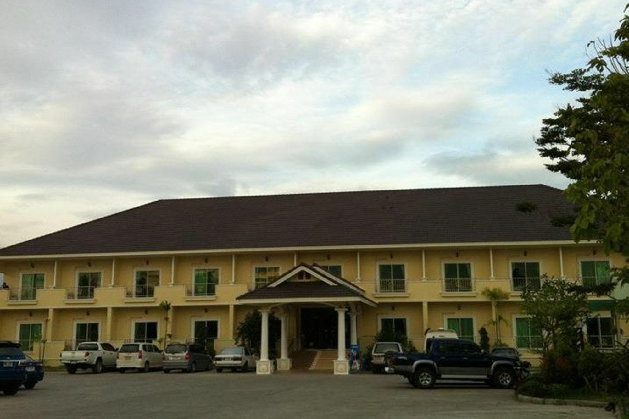 Jrd Resort Lopburi Exterior photo