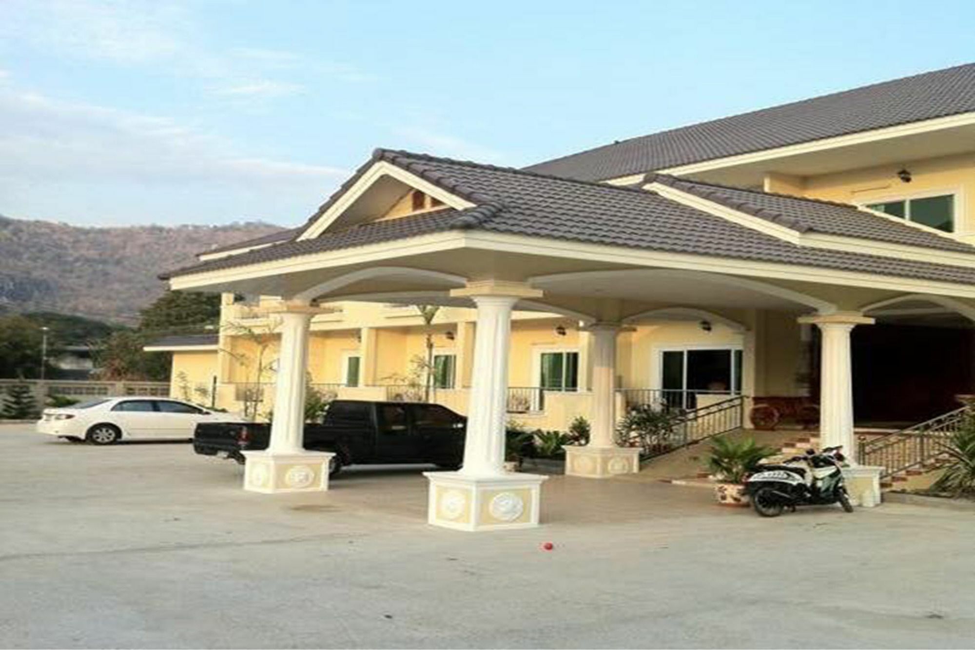 Jrd Resort Lopburi Exterior photo